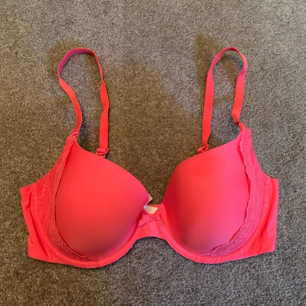 Victoria’s Secret Demi Bra - Picture 3 of 5